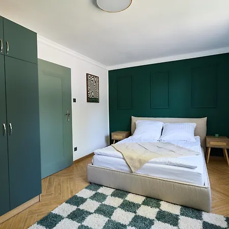 500 Metrow Do Zamku 2 マルボルク