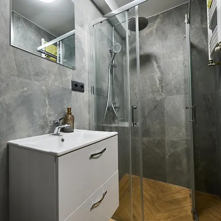 500 Metrow Do Zamku 2 アパート マルボルク