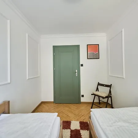 500 Metrow Do Zamku 2 *