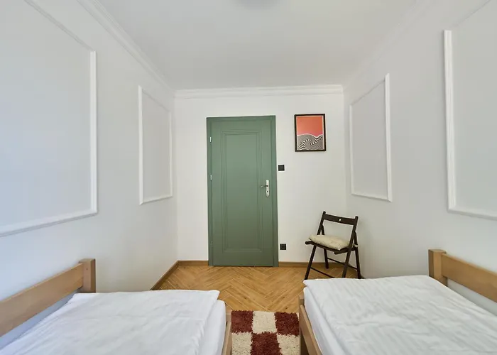 500 Metrow Do Zamku 2 *