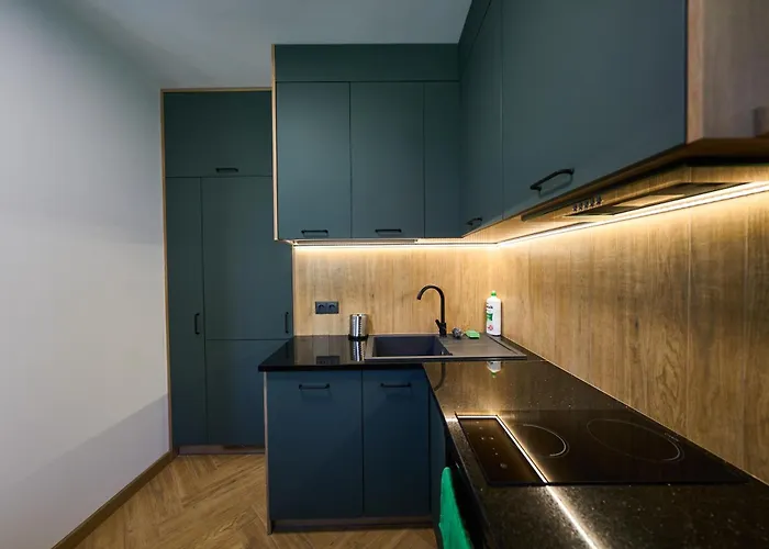 500 Metrow Do Zamku 2 *